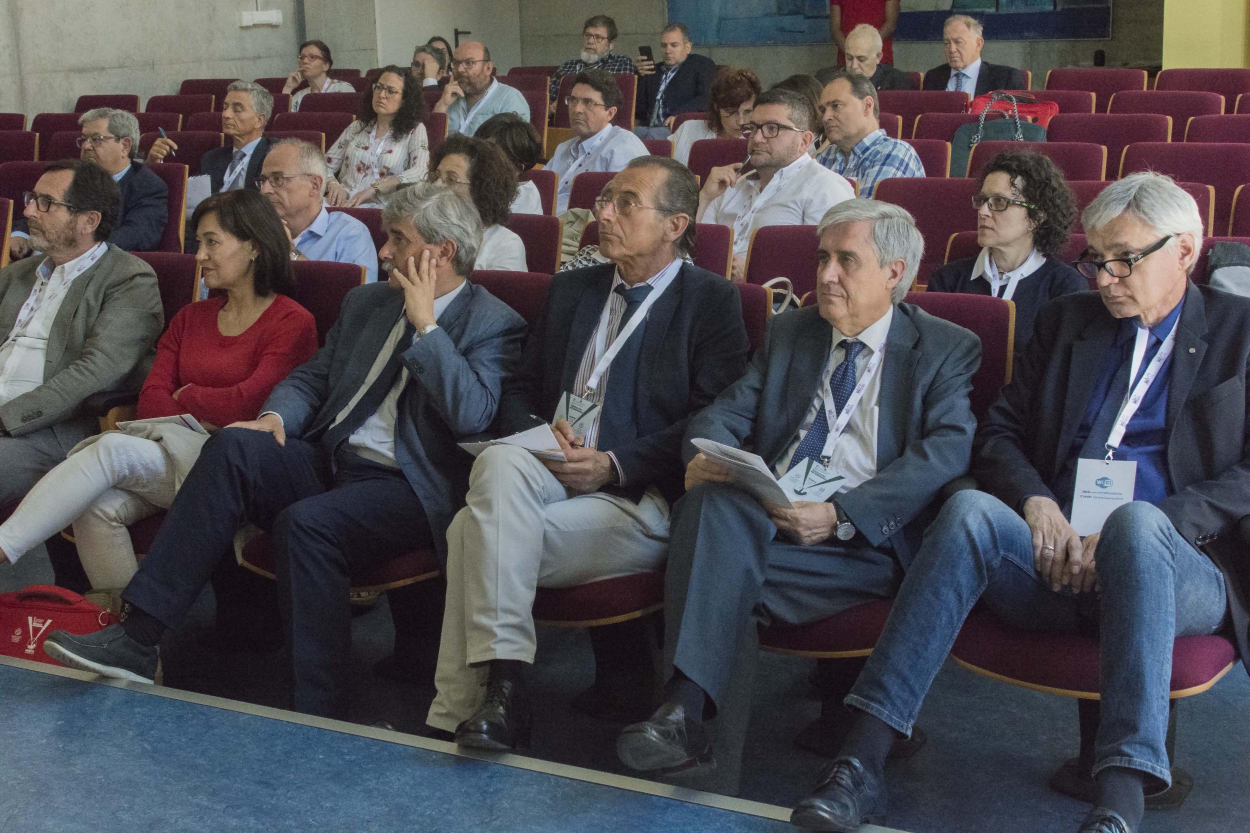 De derecha a izquierda: Giovanni Re, Juan José Badiola, Manuel A. Rodríguez, Juan Francisco García y Marta García.