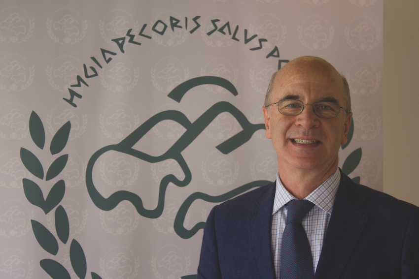 Armando Solís, presidente del Colegio de Asturias.