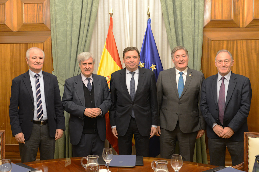Reunión del Consejo General de Colegios Veterinarios con Luis Planas, ministro de Agricultura, Pesca y Alimentación