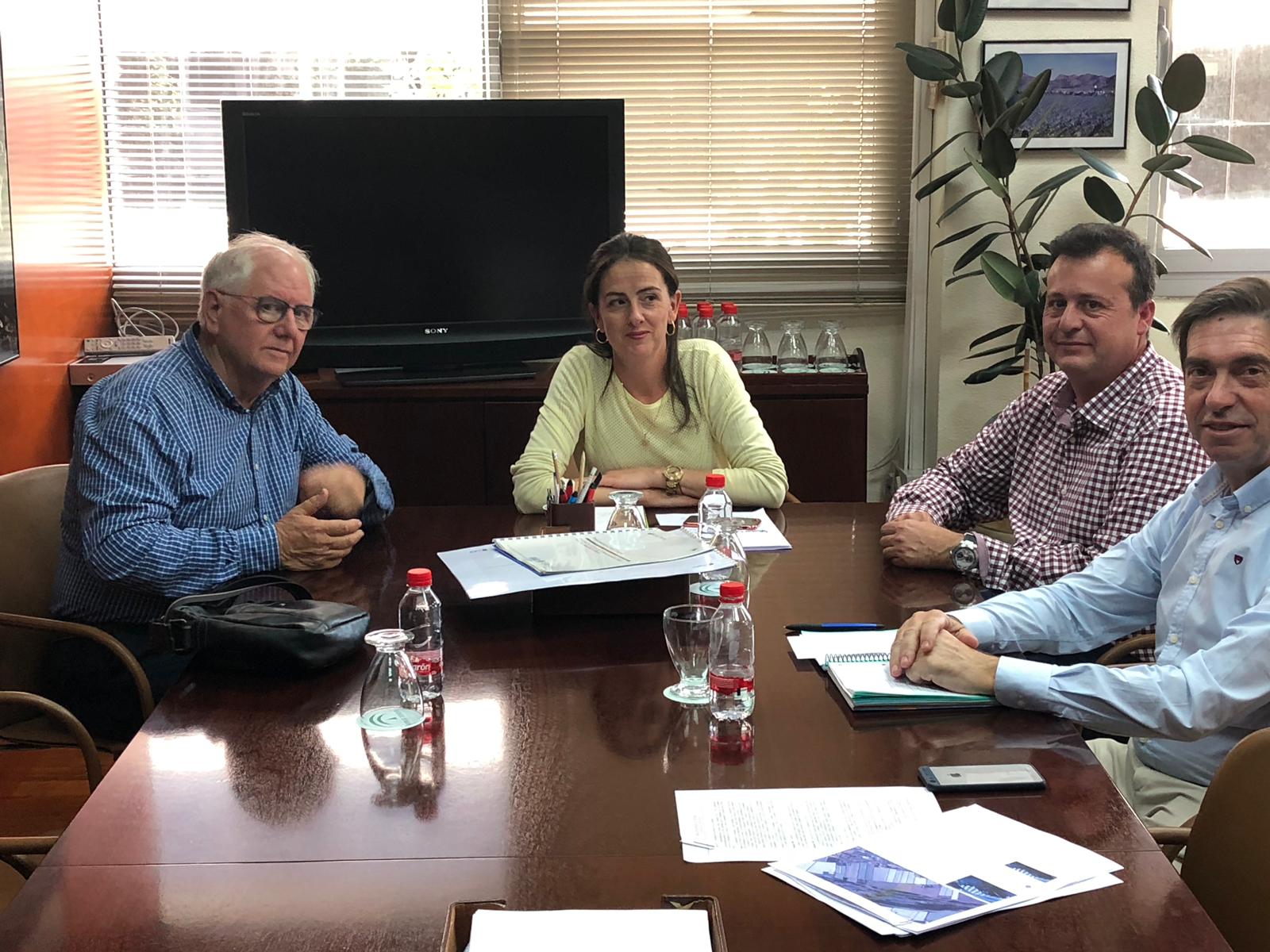 La junta de gobierno del Colegio de Almería se reunió con la nueva delegada territorial de Agricultura, Ganadería y Desarrollo de la Junta