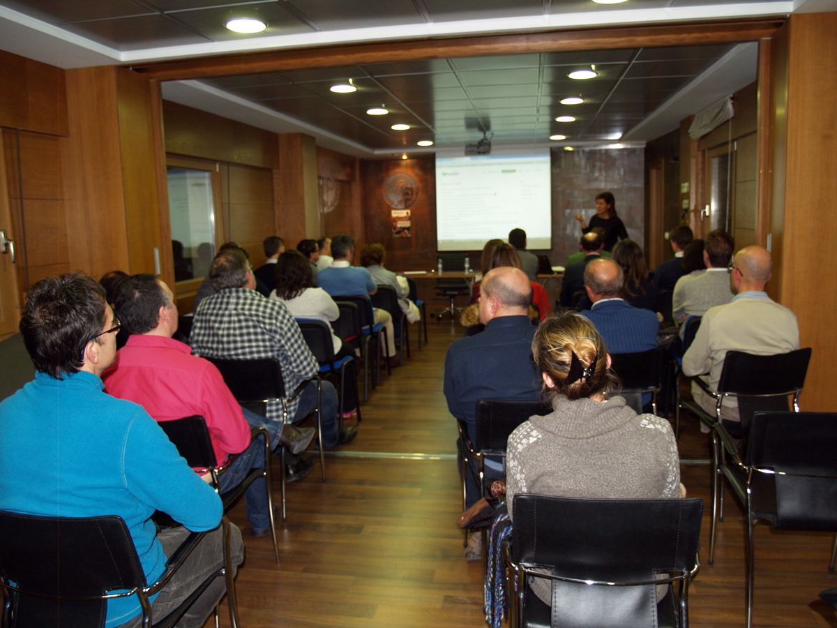 Presentada a los colectivos profesionales la receta electrónica veterinaria