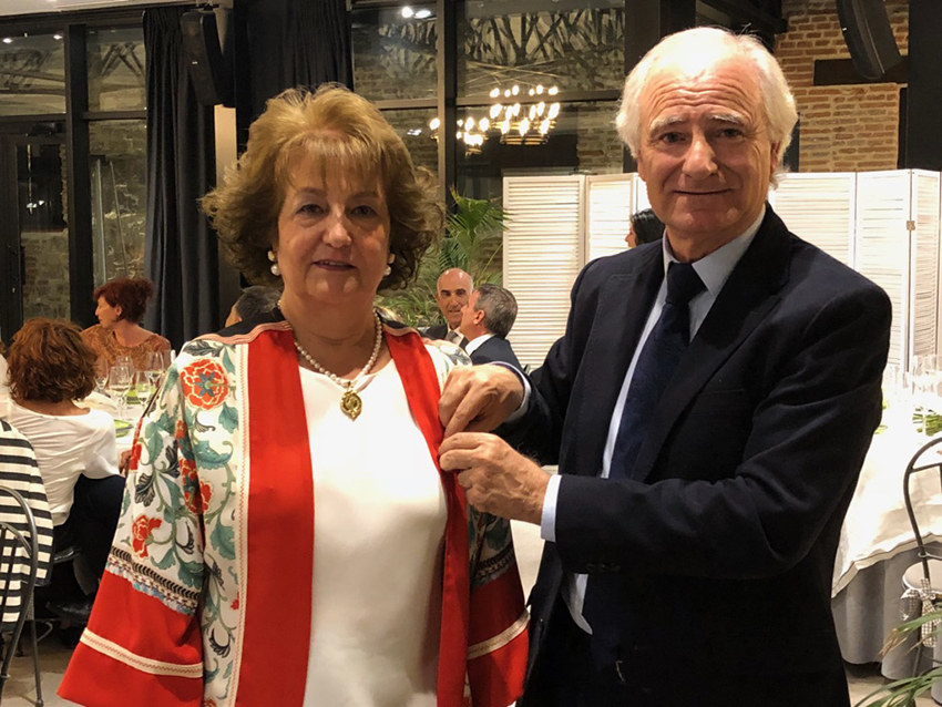 El Colegio de Ávila homenajea a la primera mujer veterinaria que alcanza la edad de jubilación