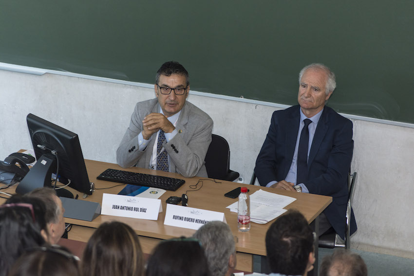 Mesa redonda - El carácter sanitario de la profesión veterinaria. La carrera profesional