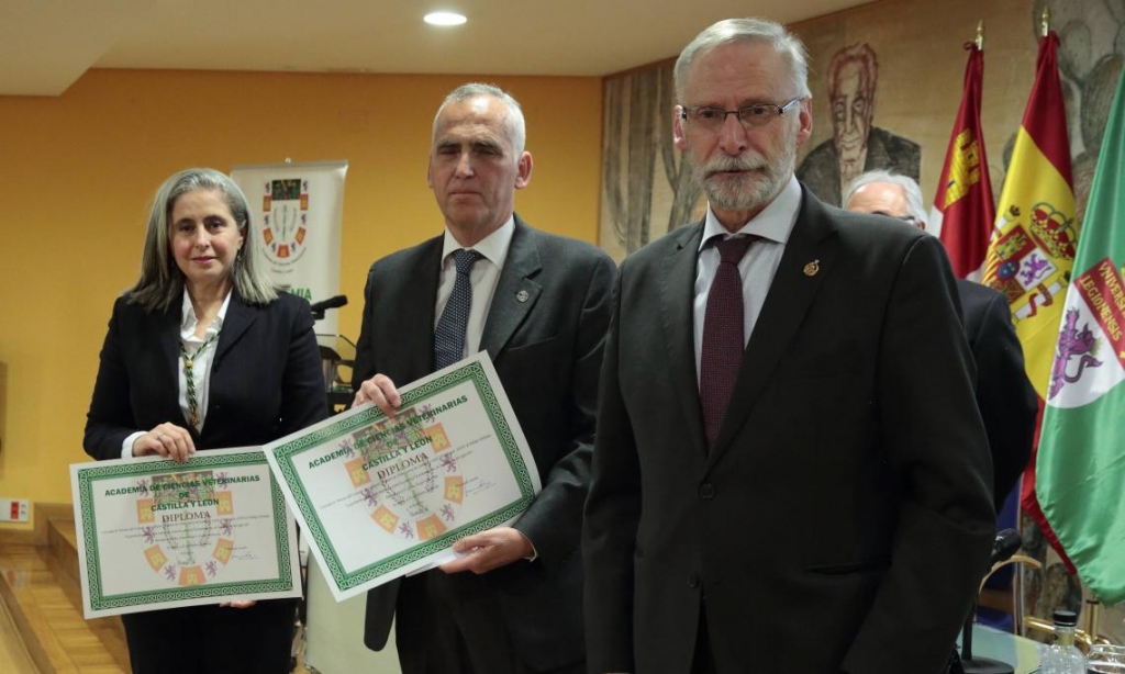 La Academia de Ciencias Veterinarias de Castilla y León abrió el curso 2024 con el acto de entrega de premios