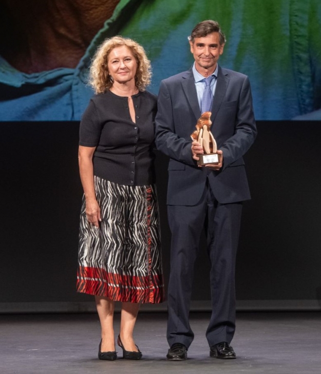 El Colegio de Veterinarios de Alicante reconoce a Pedro María Mojica por su labor en control de zoonosis