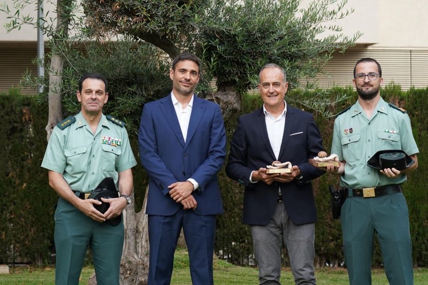 El coronel jefe de la Comadancia de Alicante, Gonzalo Moreno, Pachi Clemente y el jefe accidental de la Unidad del Seprona