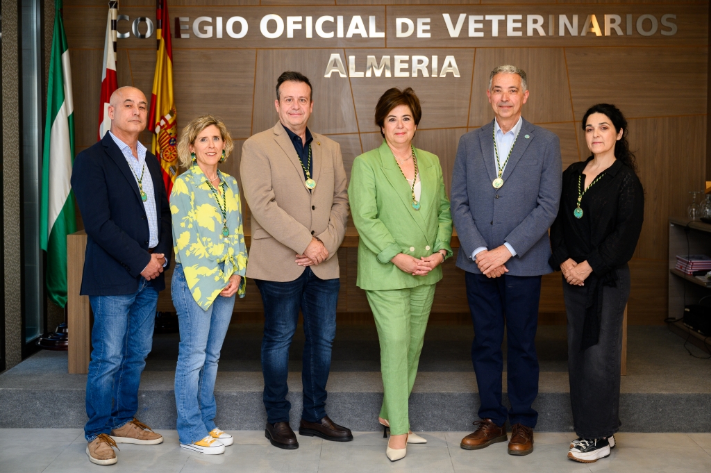 El equipo de Yasmina Domínguez revalida su proyecto al frente del Colegio de Veterinarios de Almería