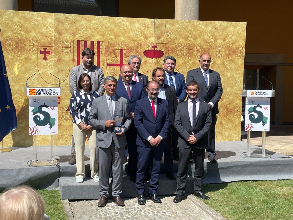 Los veterinarios, presentes en la entrega de la Medalla al Mérito Social a la Alianza Agroalimentaria Aragonesa