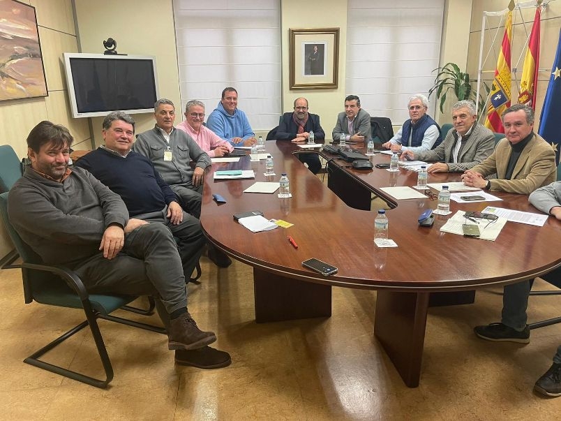 Los veterinarios estuvieron representados en el encuentro de la Alianza Agroalimentaria Aragonesa el consejero de Agricultura y Ganadería 