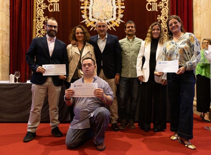 El Colegio de Veterinarios de Asturias entrega los premios Ignacio Menes de investigación