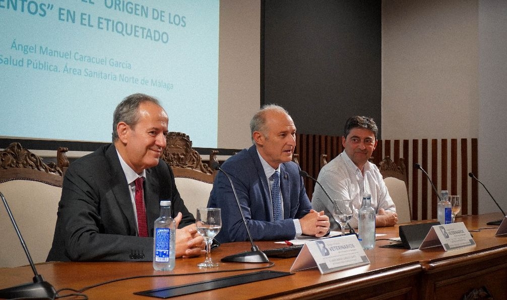 Dos ponencias sobre etiquetado de alimentos y protecci&oacute;n de la salud humana centraron el D&iacute;a Mundial de la Veterinaria en Badajoz