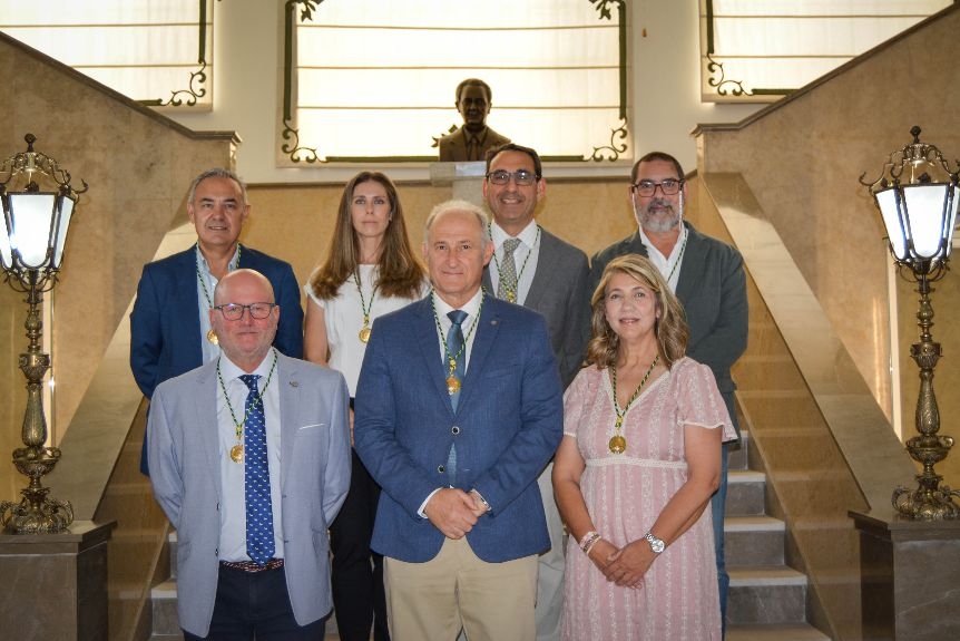 La nueva junta de gobierno del Colegio de Veterinarios de Badajoz toma posesión de sus cargos