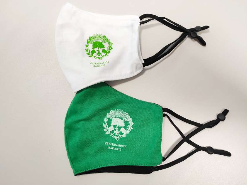 El Colegio de Badajoz distribuye 2.200 mascarillas serigrafiadas entre los colegiados