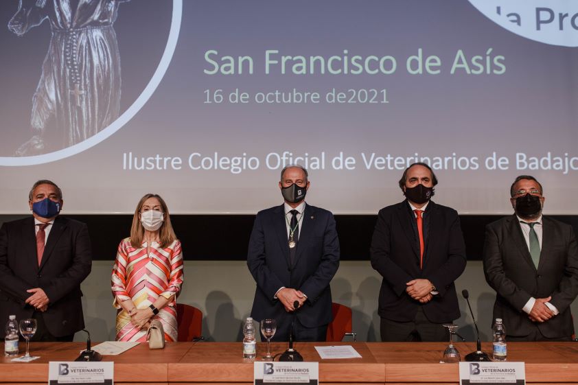 El Colegio de Badajoz conmemoró la festividad de San Francisco de Asís