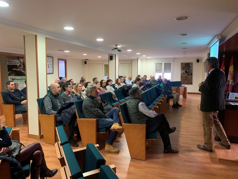 Aspecto del salón de actos durante la jornada