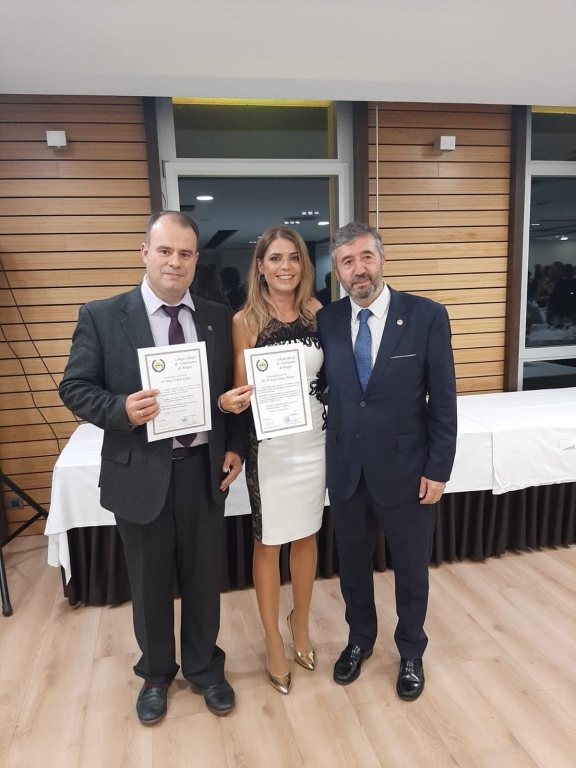 Diego Conde, María Jesús Serrano y el presidente del Colegio, Tomás Fisac