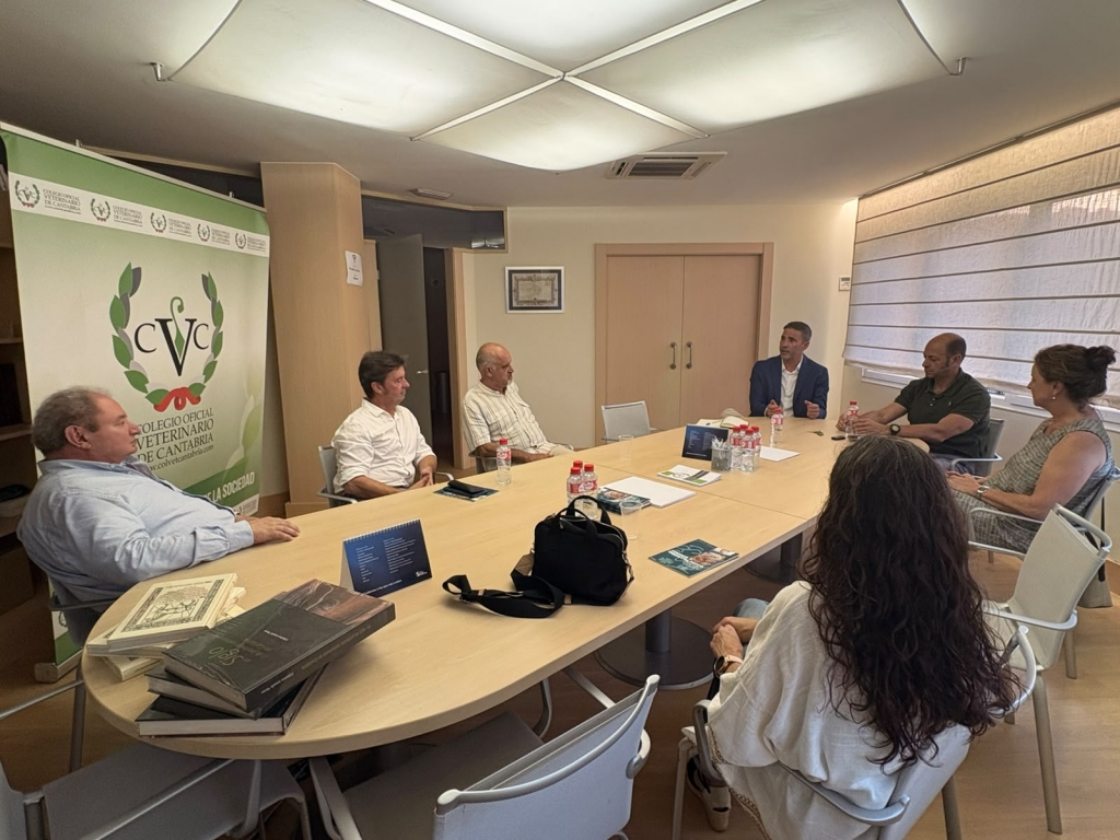 La OCV y los veterinarios c&aacute;ntabros trataron cuestiones de actualidad que afectan a la profesi&oacute;n 