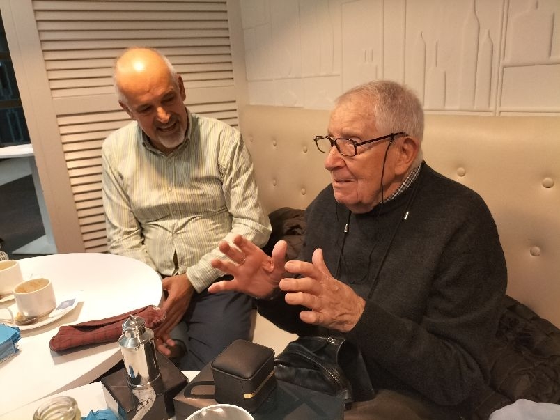 Homenaje del Colegio Veterinario de Cantabria a Victoriano Calcedo, que a sus 95 años deja el Observatorio Lácteo