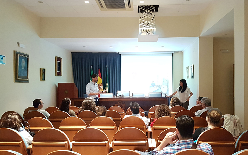 Charla sobre “Hemodiálisis en Veterinaria: opciones reales y resultados”