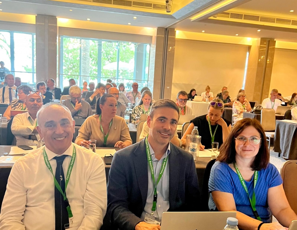 La OCV, presente en la asamblea general de la Federación de Veterinarios Europeos (FVE) que apuesta por la vacunación como medida prioritaria de bioseguridad