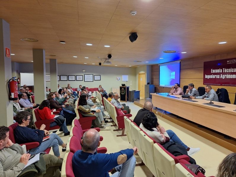 Sesenta colegiados de Ciudad Real conocieron las repercusiones prácticas de la puesta en marcha del veterinario de explotación