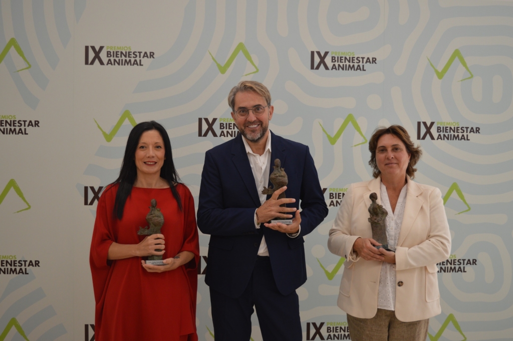 Colvema entrega los Premios Bienestar Animal al periodista Máximo Huerta, al caballo terapeuta “Duque” y a la empresa Pazo de Vilane