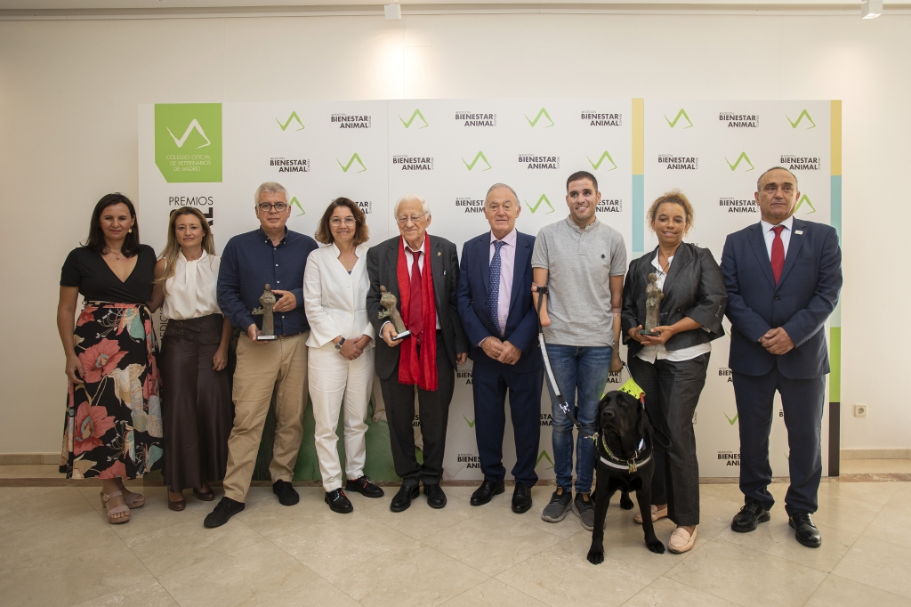 El Padre Ángel, los veterinarios de La Palma y el perro guía Xabat, galardonados en la sexta edición de los Premios Bienestar Animal de Colvema