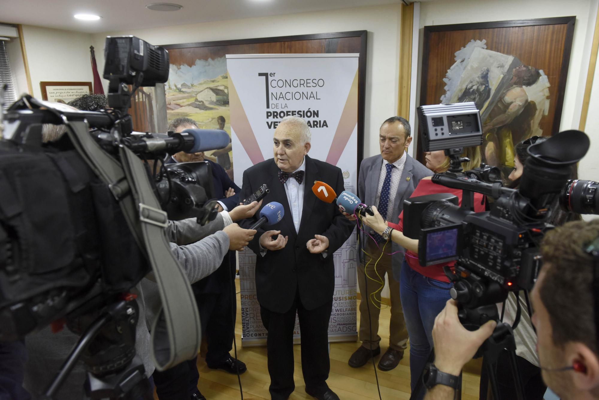 Presentación a los medios de comunicación del Primer Congreso Nacional de la Profesión Veterinaria que se celebra el 10 y 11 de mayo en Murcia 