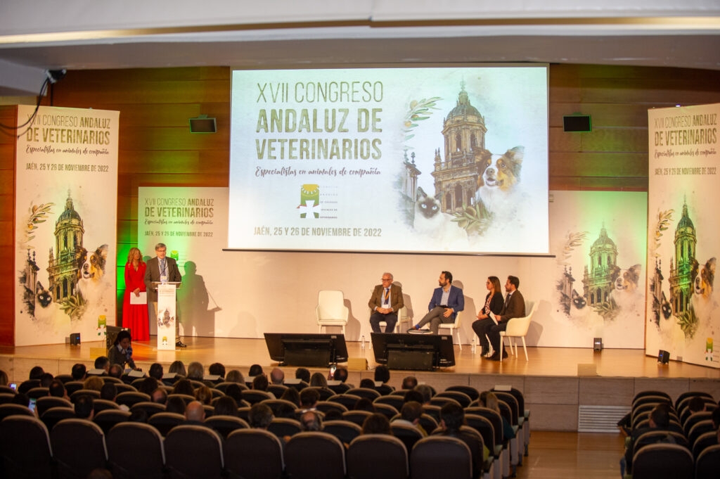 Jaén acogió el XVII Congreso Andaluz de Veterinarios Especialistas en Animales de Compañía, que congregó a más de 700 personas