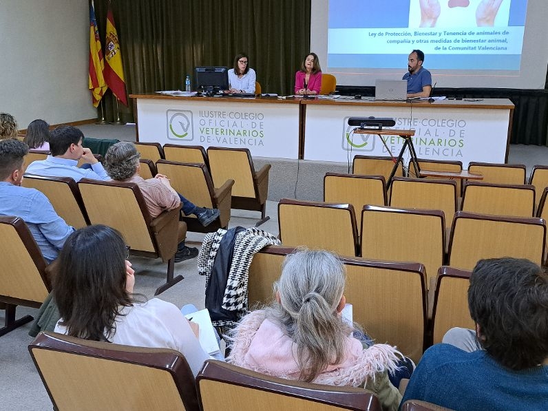 El Consejo Valenciano asiste a los colegiados en la interpretación de la nueva ley autonómica de animales de compañía