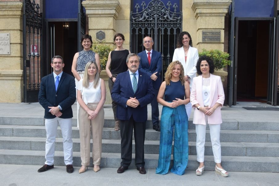 El nuevo equipo encabezado por José María de Torres ya está al frente del Colegio de Veterinarios de Córdoba