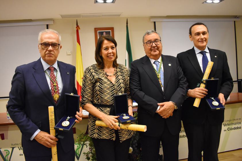 El Consejo Andaluz, la Universidad de Córdoba y su Facultad de Veterinaria, distinguidos por el Colegio de Veterinarios de esta provincia