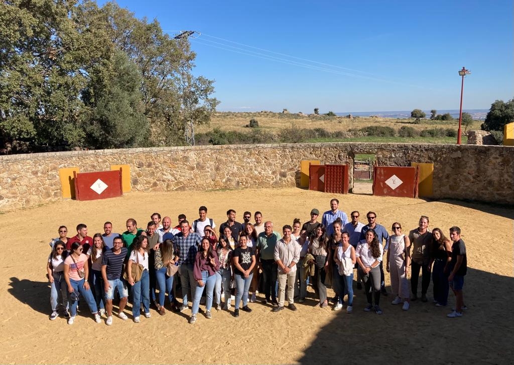 Un total de 46 alumnos han seguido una nueva edición el curso básico de especialización veterinaria en espectáculos taurinos 