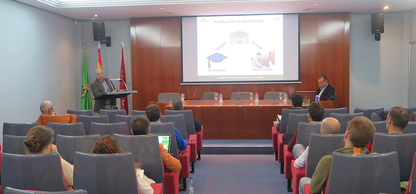 Más de medio centenar de veterinarios  asistieron a la Jornada informativa sobre el Certificado Español en Clínica Equina organizada por el Consejo General