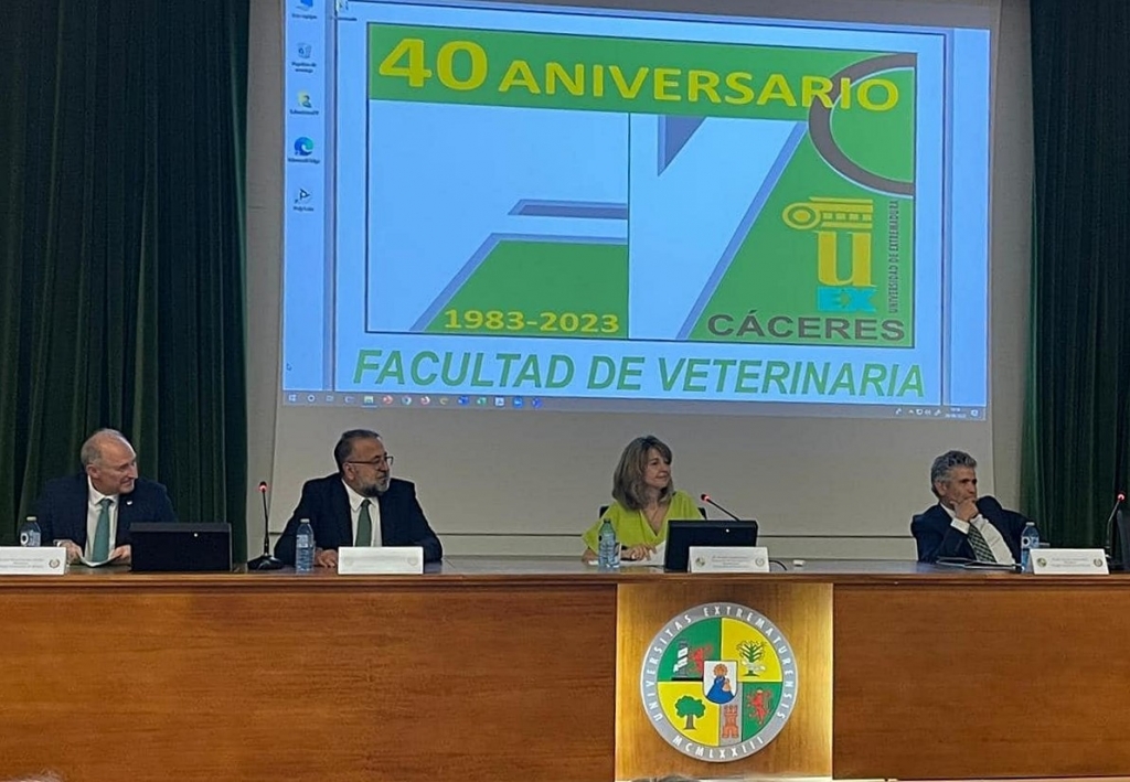 Los dos Colegios de Extremadura también respaldan la ampliación del grado de Veterinaria a seis años