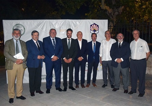 Los presidentes de Sevilla y Córdoba (izqda), rector, decano y otros invitados