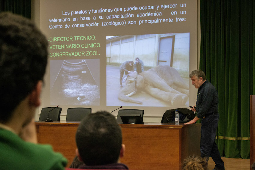 La segunda jornada de la asignatura ‘Salidas Profesionales’ abordó el trabajo del veterinario con fauna salvaje