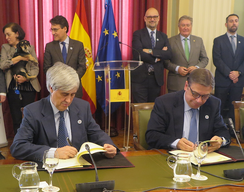 El Consejo General firma el Protocolo de adhesión al Plan del MAPA sobre tenencia responsable de animales de compañía