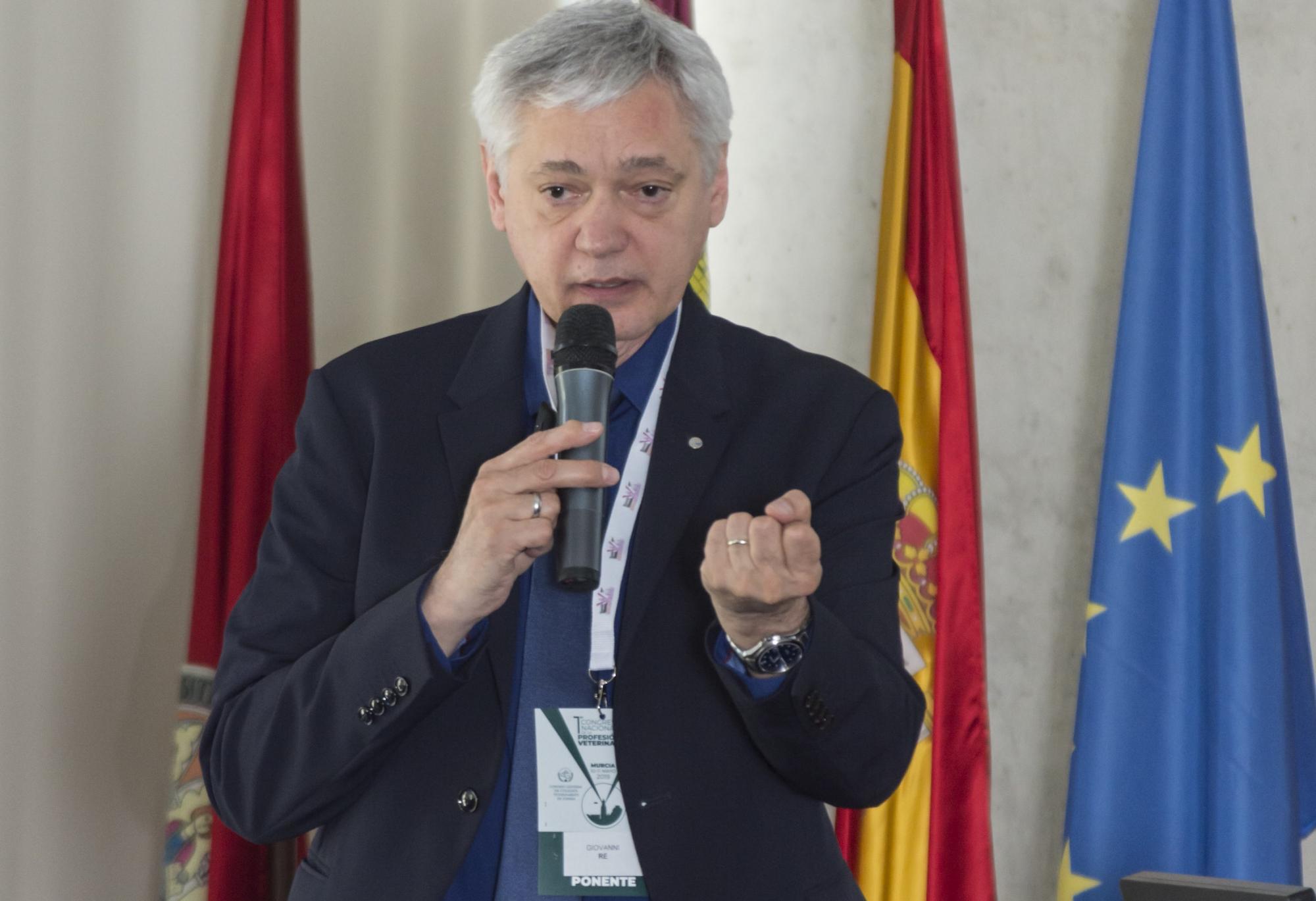 Giovanni Re - Exceso de facultades y de alumnos: la experiencia italiana
