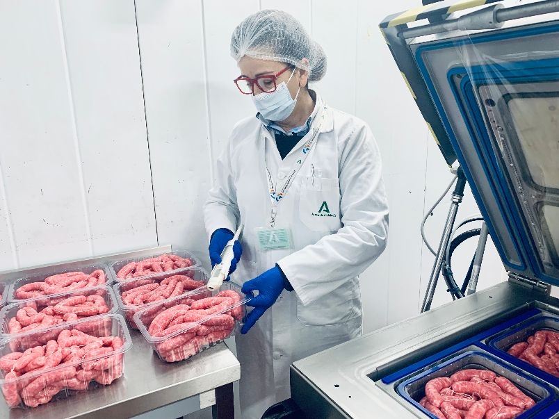 La Audiencia Provincial de Granada da la raz&oacute;n a cuatro veterinarios de Salud P&uacute;blica ante la querella de una industria c&aacute;rnica