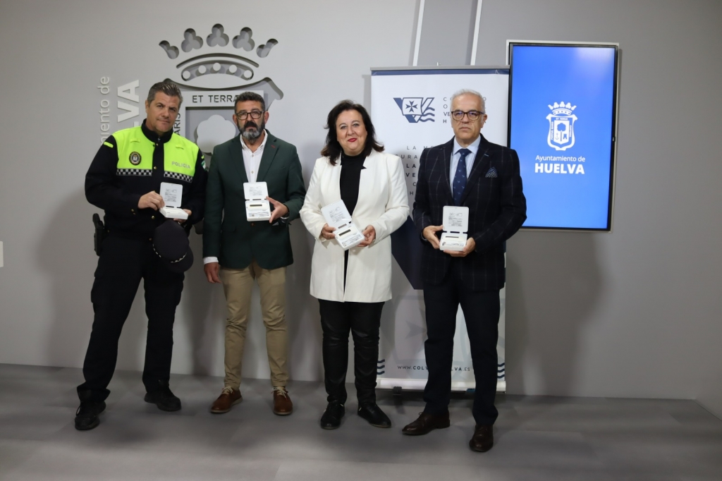 La Policía Local de Huelva cuenta con diez nuevos lectores para la identificación animal gracias al acuerdo del Ayuntamiento con el Colegio de Veterinarios