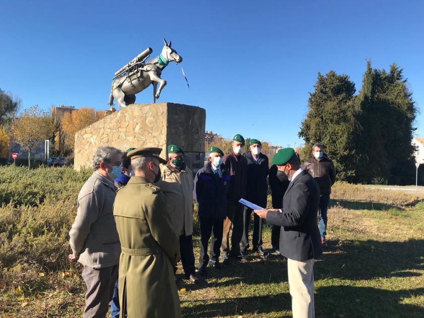 La ciudad de Huesca, los veterinarios y el Ejército de Tierra rinden homenaje al mulo por su cometido en las unidades de montaña