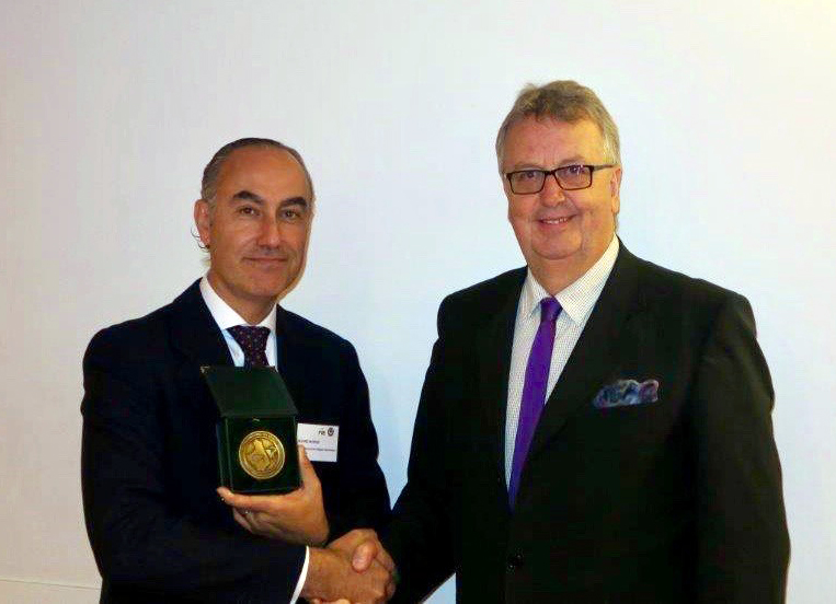 Mateos Amann, medalla de honor de la Organización Veterinaria Polaca