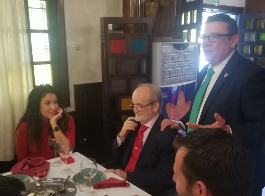 El Colegio de Ceuta nombra Colegiado de Honor al veterinario militar Vicente Segura
