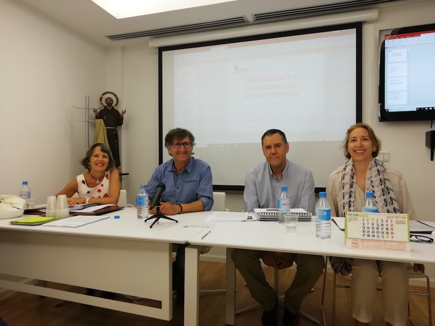 Los colegiados salmantinos trataron en unas Jornadas la Responsabilidad veterinaria en materia de perros potencialmente peligrosos y la Receta de medicamentos