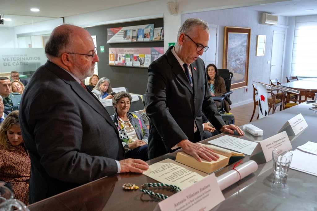 El Colegio de Ja&eacute;n celebra el ingreso de Jaime Gata en la Real Academia Sevillana de Ciencias Veterinarias como reflejo del nivel de la profesi&oacute;n en la provincia