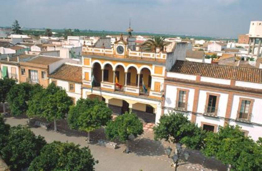 El Ayuntamiento de La Rinconada y el Colegio de Sevilla firman un convenio para identificación y registro de animales de compañía