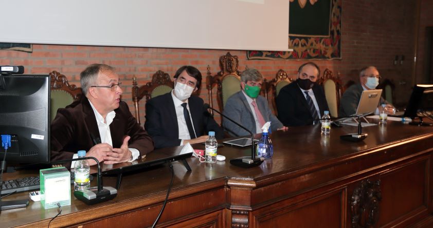 El presidente de la OCV aboga por una mayor presencia de los veterinarios en la conservación de ecosistemas y fauna silvestre