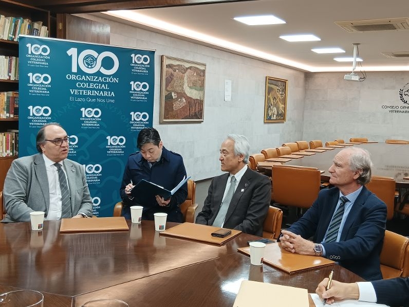 Encuentro entre los presidentes de la OCV y la Federación de Asociaciones Veterinarias de Asia