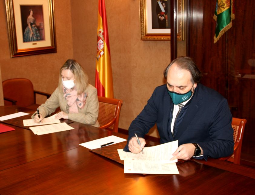 El Consejo General de Colegios Veterinarios de España suscribe un convenio de colaboración con el Ministerio de Defensa
